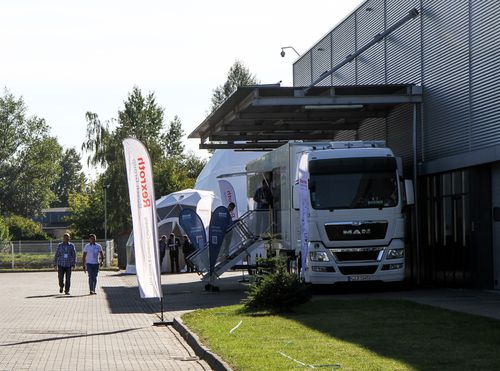 Dużym zainteresowaniem wśród uczestników konferencji cieszył się również specjalny TIR wystawowy.