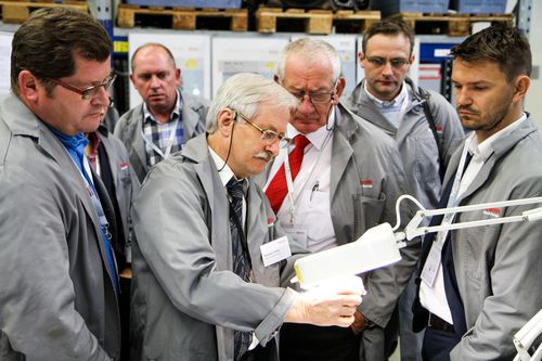 Zajęcia praktyczne w dziale serwisu Bosch Rexroth.